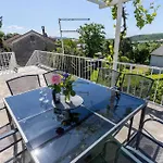 4 Bedroom Lovely In