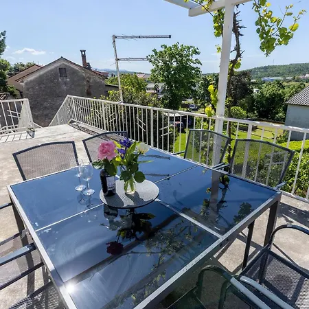 4 Bedroom Lovely In